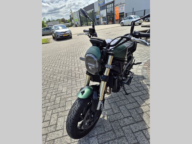 benelli - leoncino-800