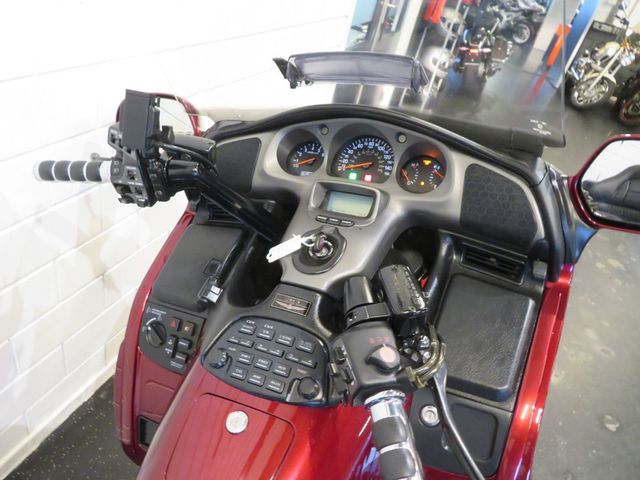 honda - gl-1800-goldwing-abs