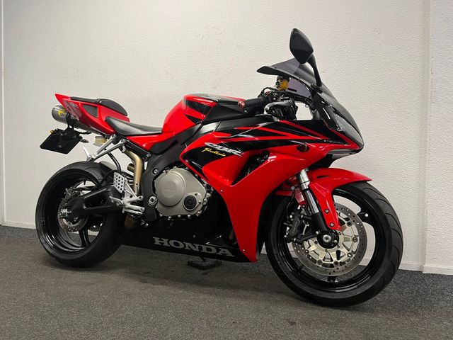 honda - cbr-1000-rr-fireblade