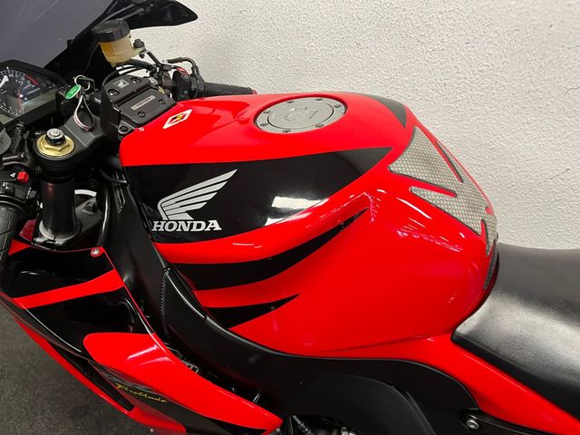honda - cbr-1000-rr-fireblade