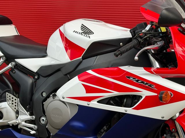 honda - cbr-1000-rr-fireblade