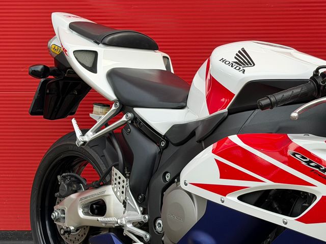 honda - cbr-1000-rr-fireblade