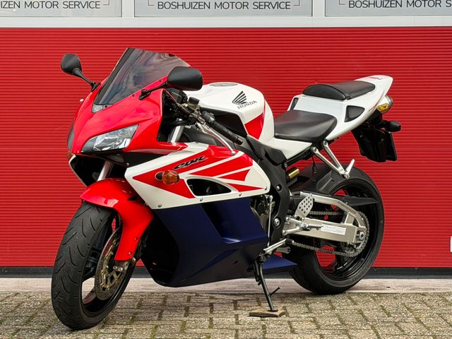 honda - cbr-1000-rr-fireblade