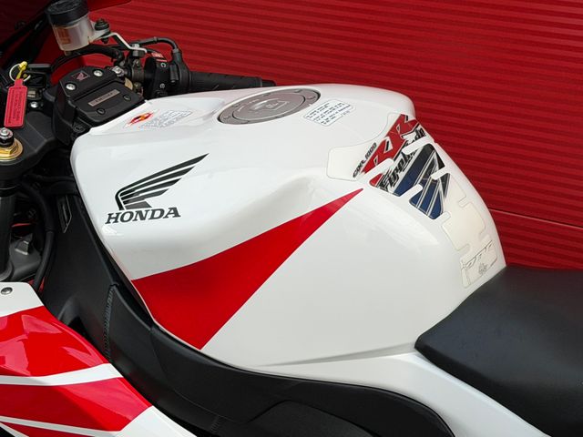 honda - cbr-1000-rr-fireblade
