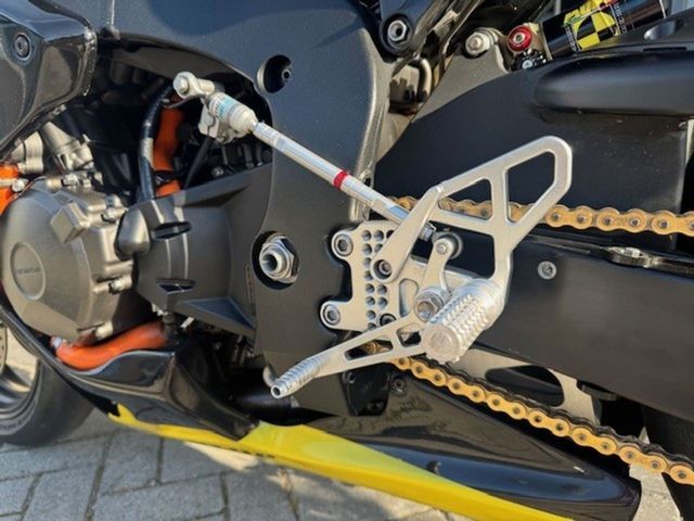 honda - cbr-1000-rr-fireblade
