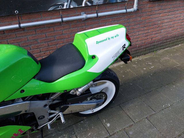kawasaki - zxr-750-rr