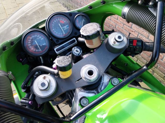 kawasaki - zxr-750-rr