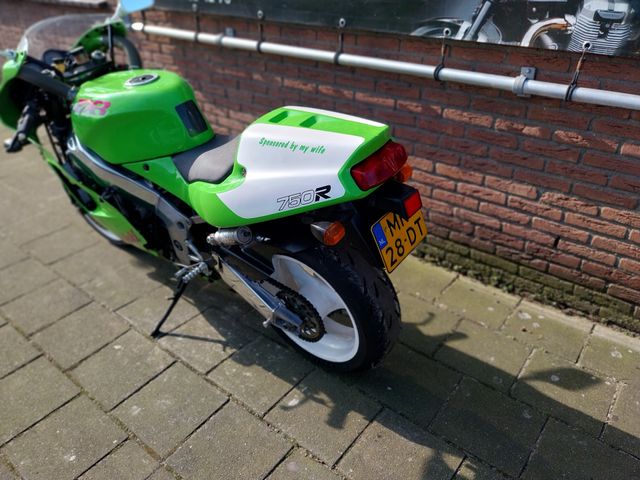 kawasaki - zxr-750-rr
