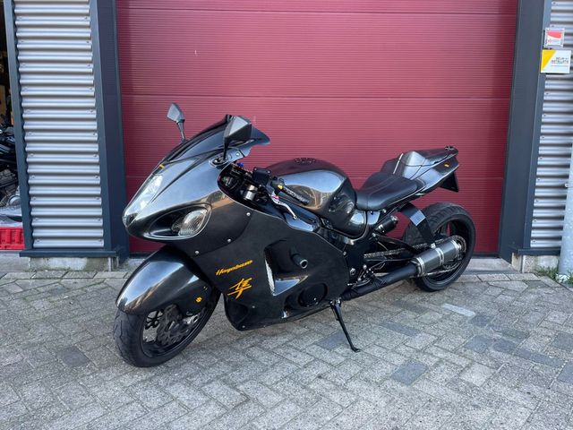 suzuki - gsx-r-1300-hayabusa