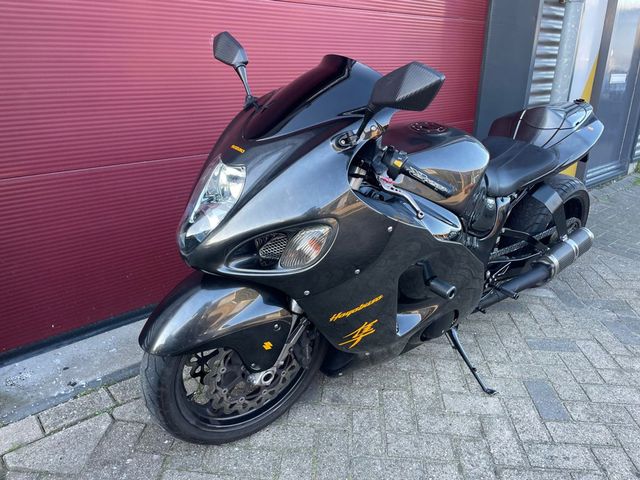 suzuki - gsx-r-1300-hayabusa