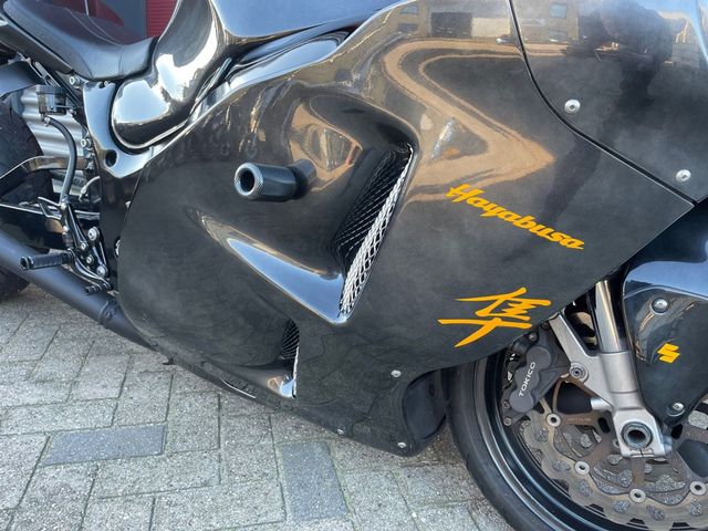 suzuki - gsx-r-1300-hayabusa