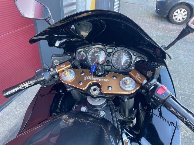 suzuki - gsx-r-1300-hayabusa