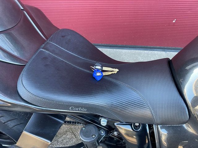 suzuki - gsx-r-1300-hayabusa