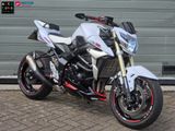 SUZUKI GSR 750