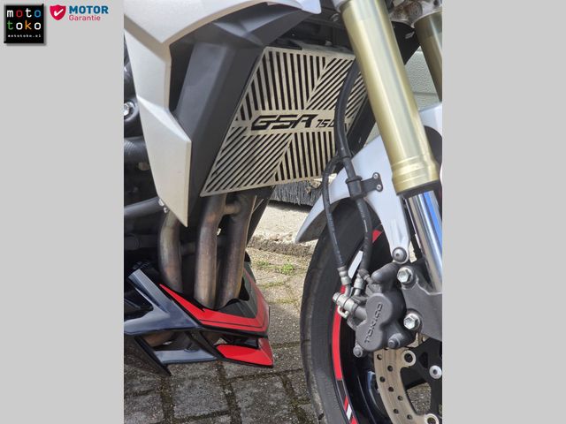 suzuki - gsr-750