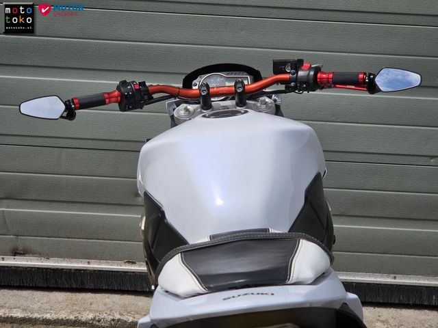 suzuki - gsr-750