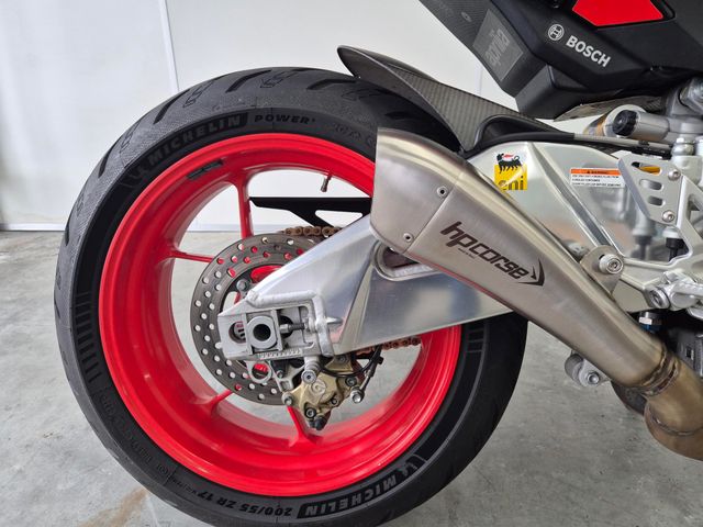 aprilia - tuono--v4-1100-factory