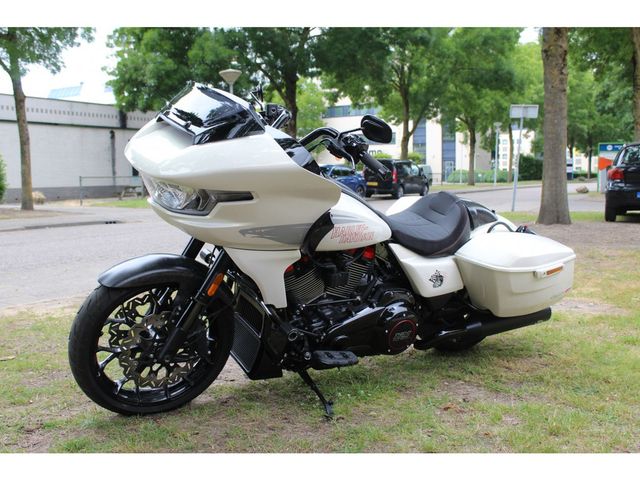 harley-davidson - road-glide-cvo-fltrxse