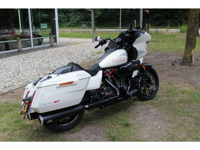 harley-davidson - road-glide-cvo-fltrxse