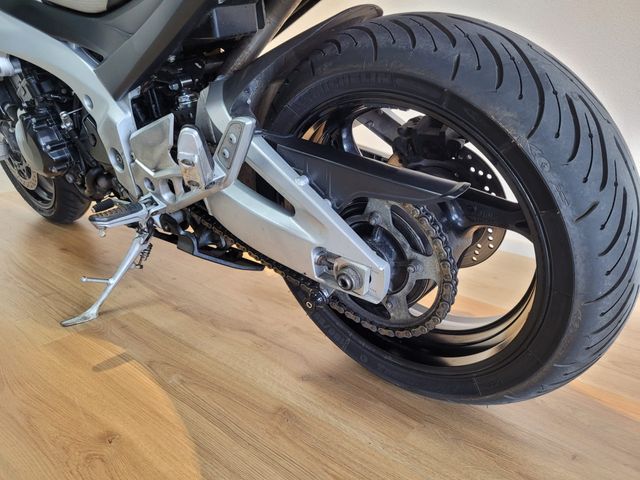 suzuki - gsr-600