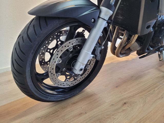 suzuki - gsr-600