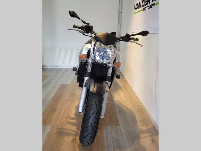 suzuki - gsr-600