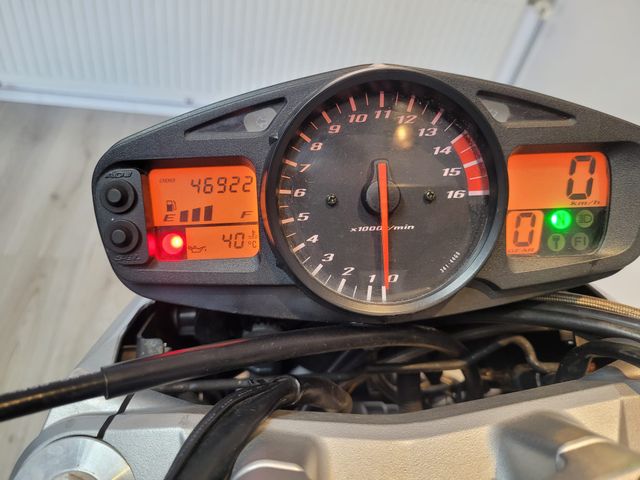 suzuki - gsr-600