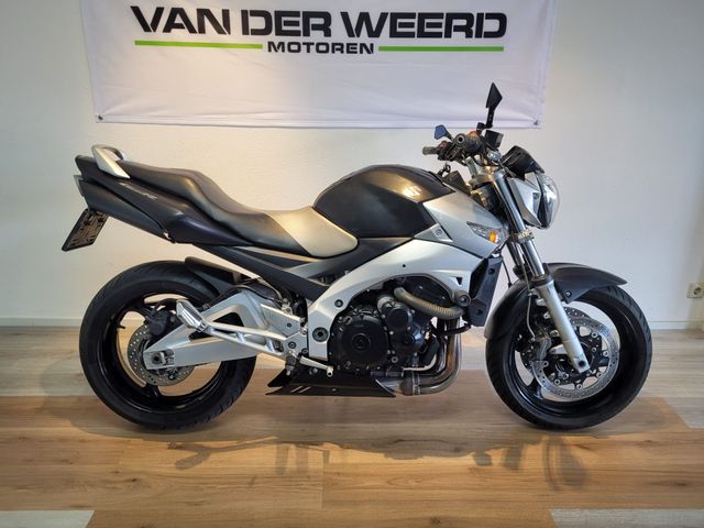 suzuki - gsr-600