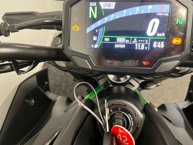 kawasaki - z900