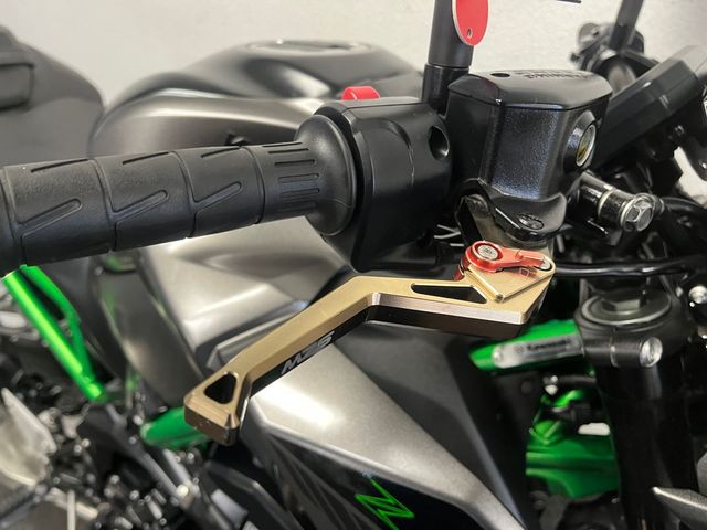 kawasaki - z900