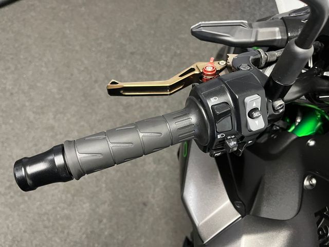 kawasaki - z900