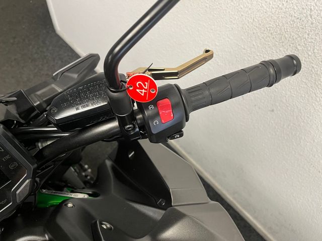 kawasaki - z900