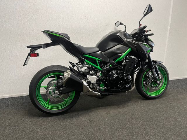 kawasaki - z900
