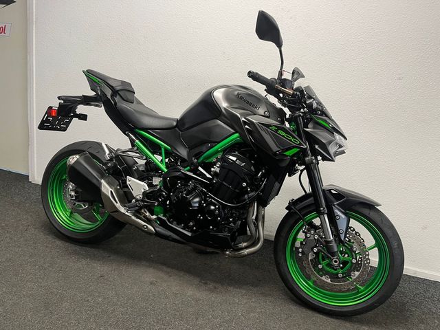 kawasaki - z900