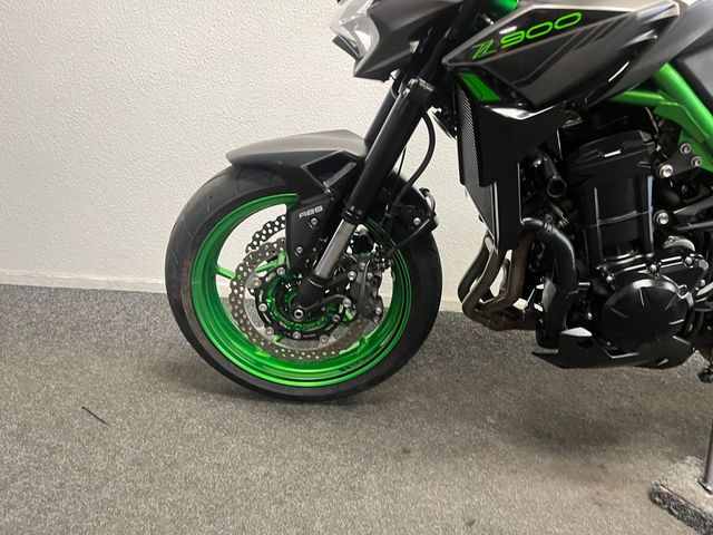 kawasaki - z900
