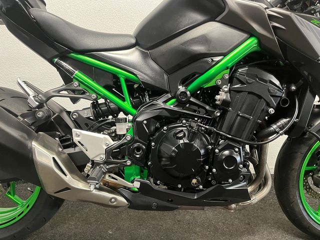 kawasaki - z900