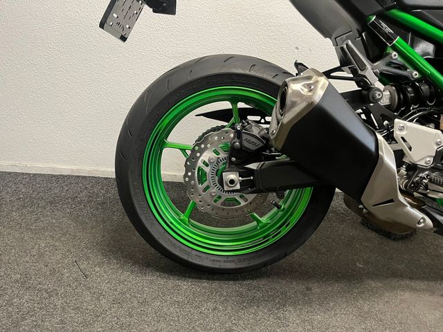 kawasaki - z900
