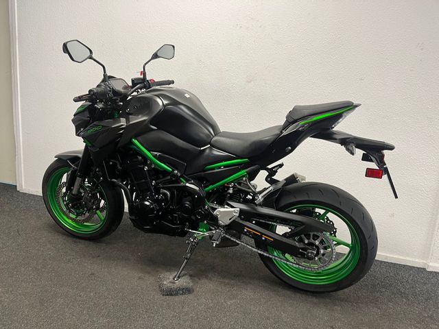 kawasaki - z900