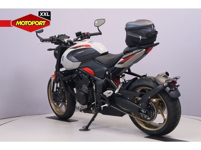 triumph - trident-800