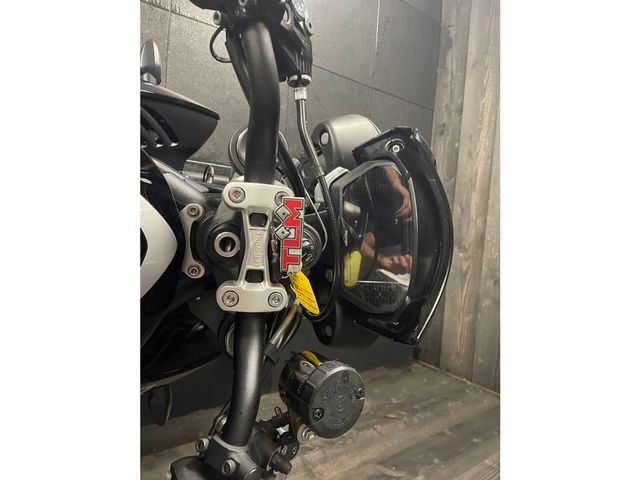 triumph - street-triple-r