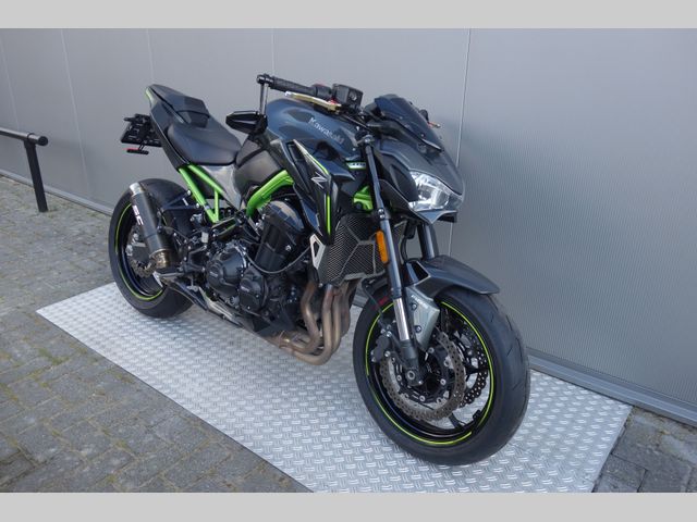 kawasaki - z900