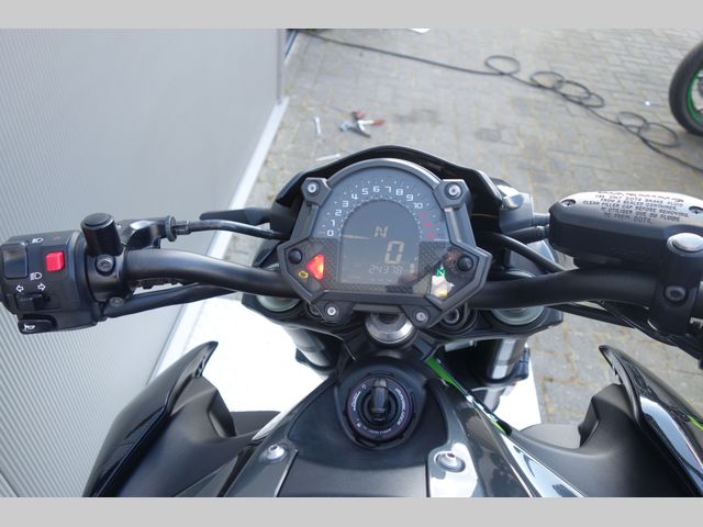 kawasaki - z900