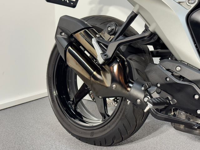 bmw - r-1300-r