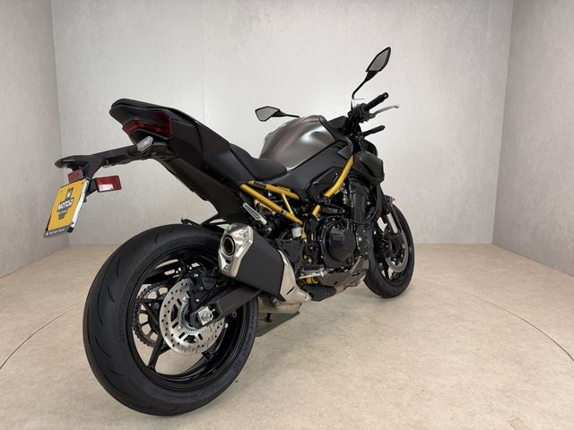 kawasaki - z900