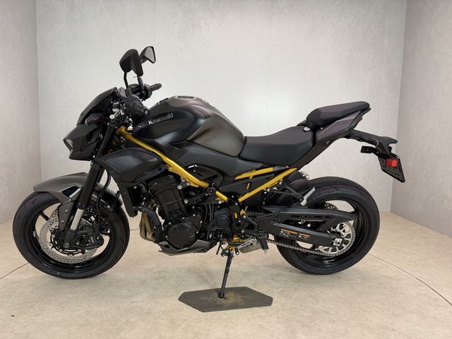 kawasaki - z900