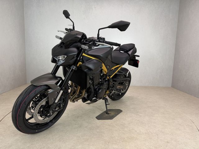 kawasaki - z900