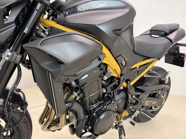 kawasaki - z900