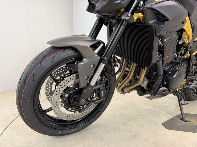kawasaki - z900