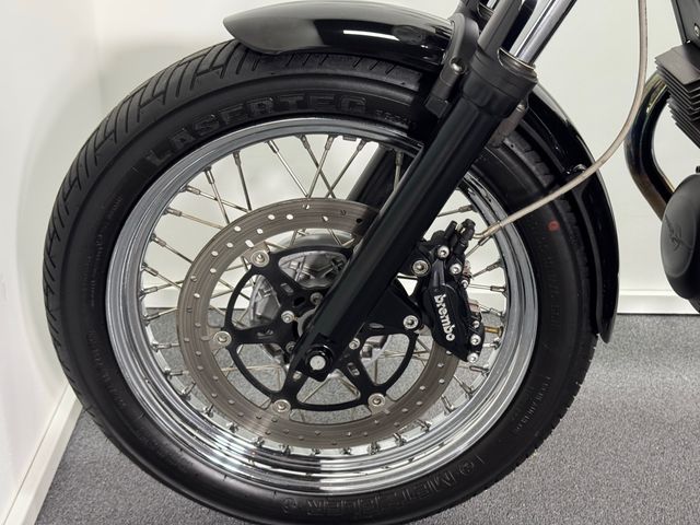 moto-guzzi - v-7-classic