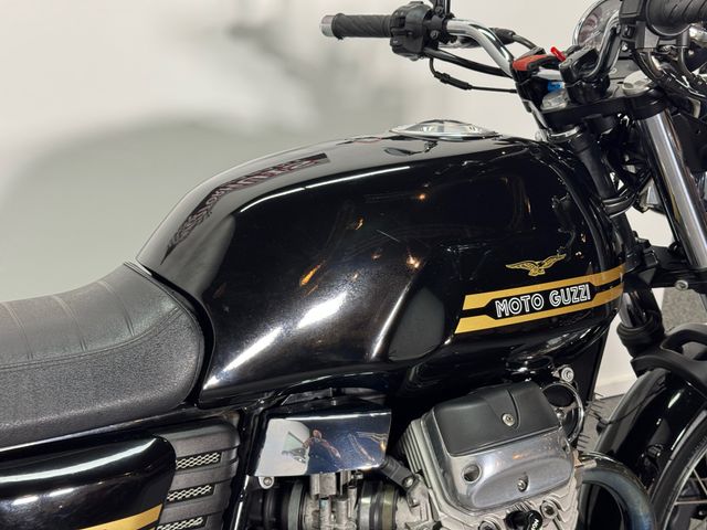 moto-guzzi - v-7-classic